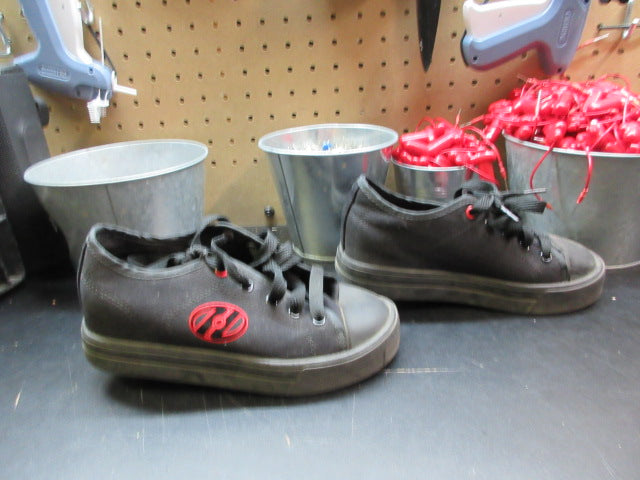 Load image into Gallery viewer, Used Heelys Classic X2 Heelys - Size Youth 1
