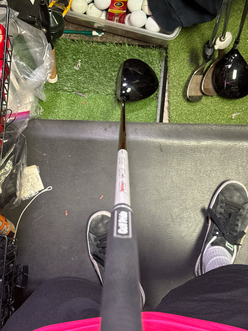 Load image into Gallery viewer, Used TaylorMade R9 FCT Right Hand 10.5º Driver
