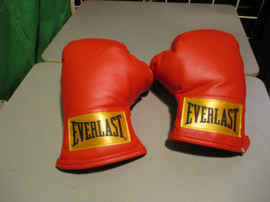 Used Everlast Size Small/Medium Boxing Gloves