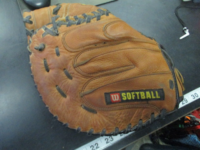 Load image into Gallery viewer, Used wilson Pro FP500 32" RHt Fastpitch Softball Catchers Glove

