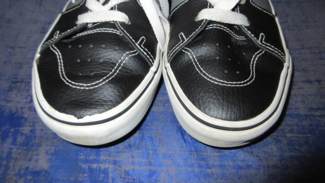 Load image into Gallery viewer, Used Vans Fillmore Leather Shoes Youth Size 5
