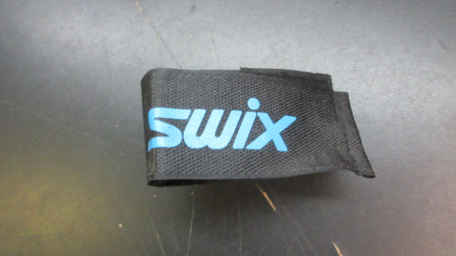 Load image into Gallery viewer, Used Ski Carry Straps
