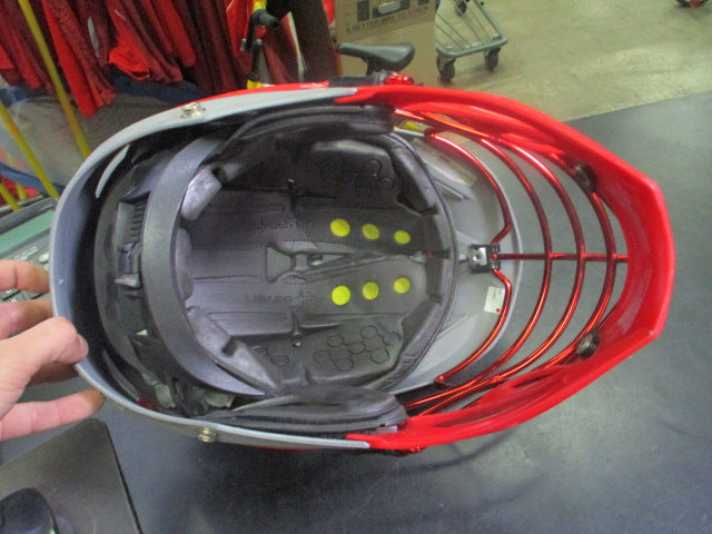 Load image into Gallery viewer, Used Cascade R Lacrosse Helmet OSFM
