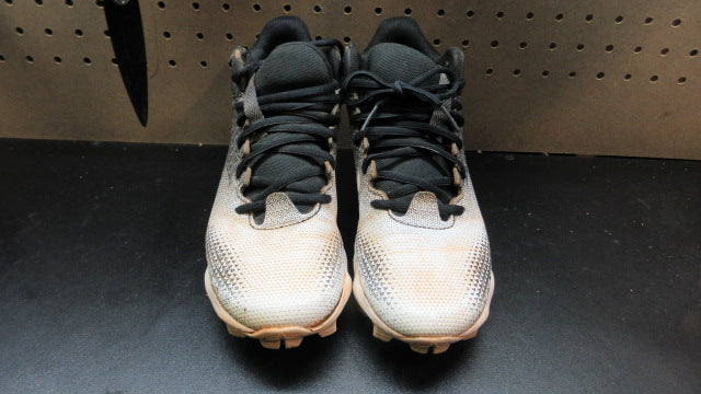 Load image into Gallery viewer, Used Under Armour Football Cleats - Size Youth 5
