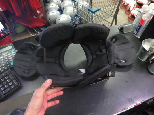 Used Tag Battle Gear II TSP025 Youth Football Shoulder Pads Size Medium