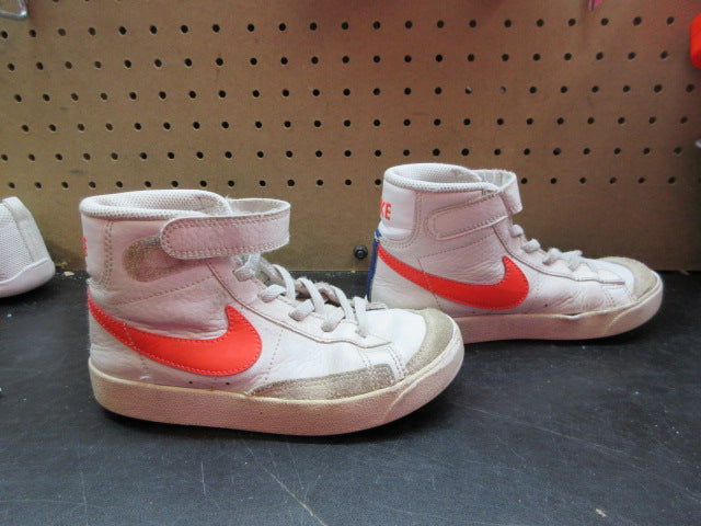 Load image into Gallery viewer, Used Nike Blazer Kids Sneakers - Size Youth 12.5
