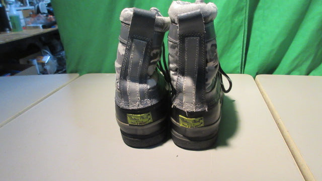 Load image into Gallery viewer, Used Western Chief Youth Snow Boots Size 2
