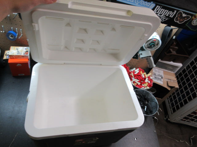 Load image into Gallery viewer, Used Ozark Trail 30-Quart Cooler

