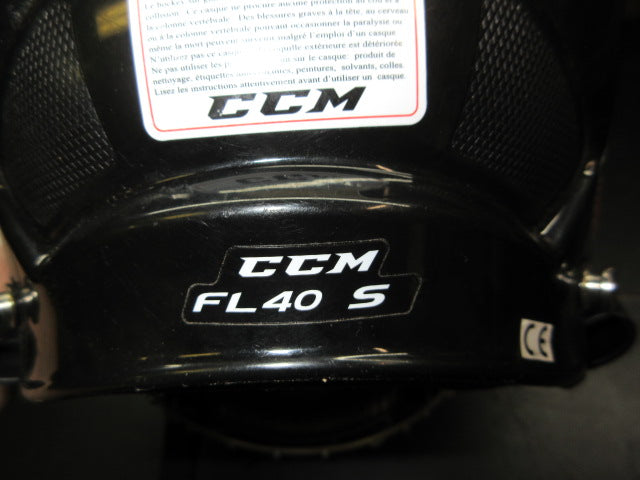 Load image into Gallery viewer, Used CCM FL40 Adjustable Hockey Helmet W/ Mask - Size Small
