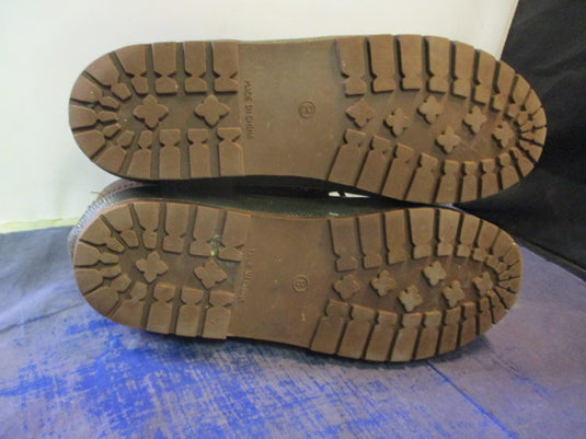 Used Pappagallo Snow Boots Adult Size 8 - wear inside