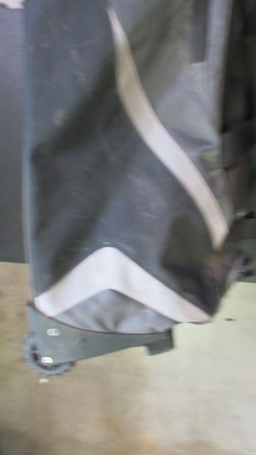 Load image into Gallery viewer, Used Demarini Momentum Wheeled Bag - Zipper problems &amp; wear
