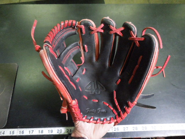 Load image into Gallery viewer, Used 44 Pro Signiture Series 11.5" RHT Infield Glove
