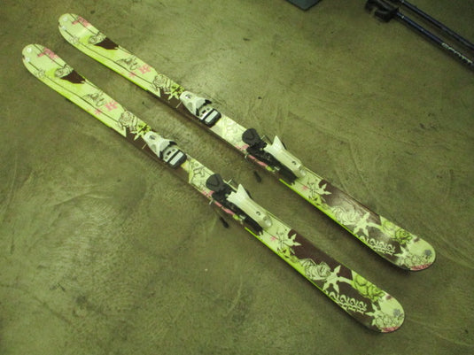 Used K2 MissDemeanor 159cm Skis w/ Rossignol Bindings
