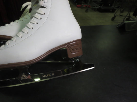 Used Jackson Mystique typ1490 Figure Skates with a Mk 2 Blade Size 6c