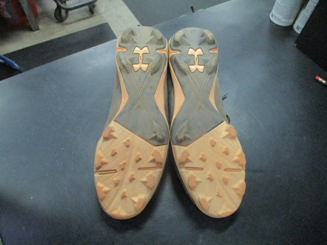 Load image into Gallery viewer, Used Under Armour Leadoff Cleats in Black Size 9.5
