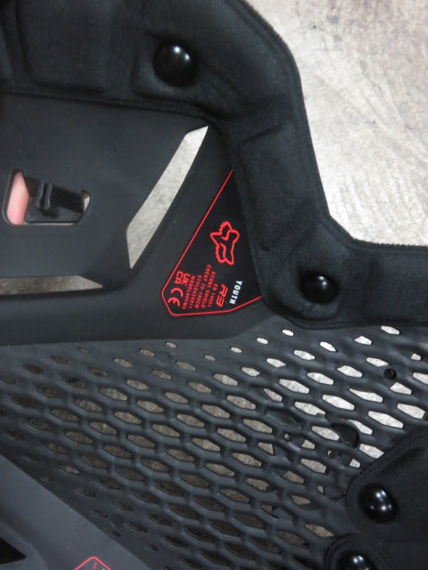 Used Fox Racing R3 Youth Ventilated Chest Protector