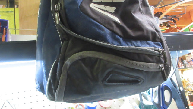 Load image into Gallery viewer, Used Easton Baseball Bat *One Broken Zipper*
