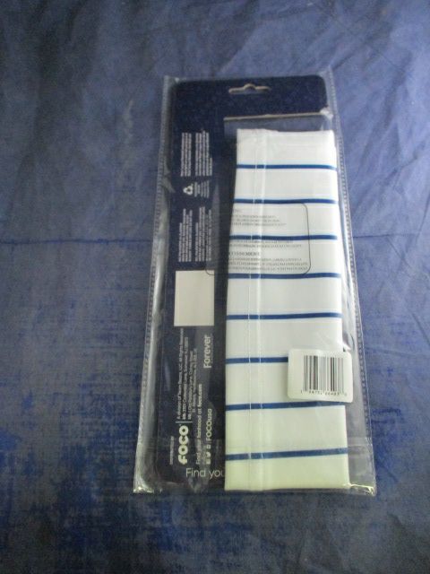 Load image into Gallery viewer, MLB Team Gaiter Scarf - Chicago Cubs - Like New
