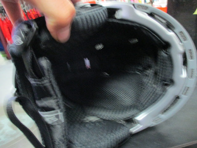 Load image into Gallery viewer, Used Smith Transport Boa Size Medium Ski  Helmet
