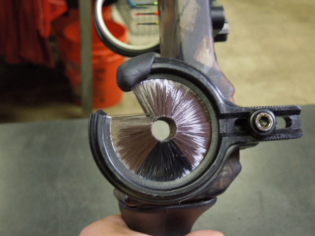 Load image into Gallery viewer, Used Golden Eagle Carbine Hawk Adv Xt Wheel RH Compound Bow
