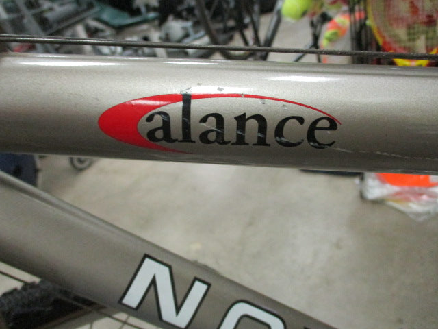 Load image into Gallery viewer, Used Novara Alance 700c Hybrid Bike

