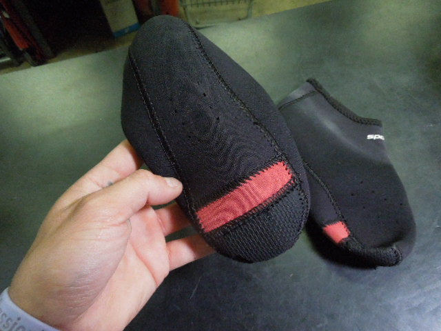 Load image into Gallery viewer, Used Sporti Water Socks Size Y 1-3 W 3-5
