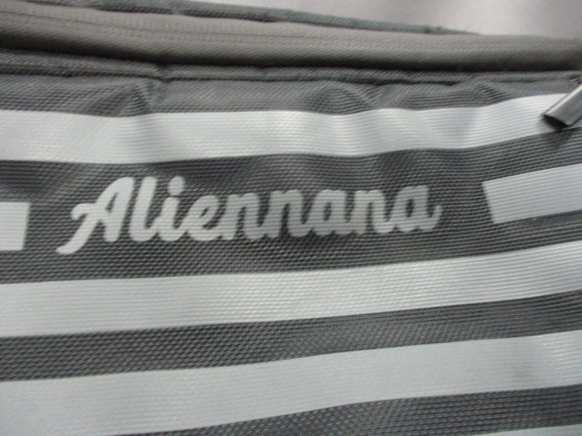Load image into Gallery viewer, Used Aliennana Golf Cooler Pouch
