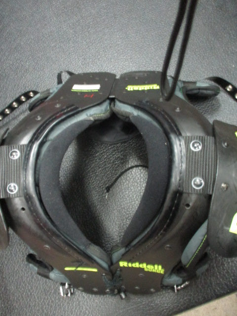 Used Riddell Shoulder Pads with Back Pad Size Large (100) 13"-14"