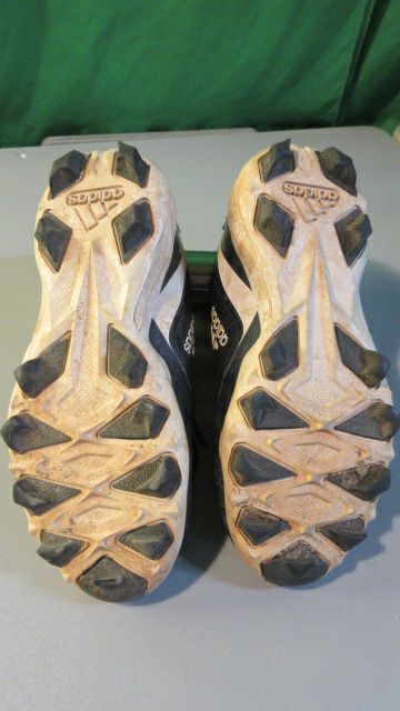 Load image into Gallery viewer, Used Adidas Icon Cleats Size Youth 1
