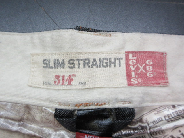 Load image into Gallery viewer, Used Levis Winter Snow Pants - Size XL
