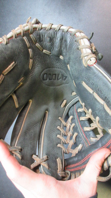 Load image into Gallery viewer, Used Wilson A1000 11.5&quot; Glove - RHT
