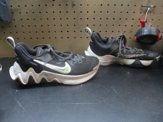 Load image into Gallery viewer, Used Nike Giannis Immortality Basketball Shoes  - Size 6
