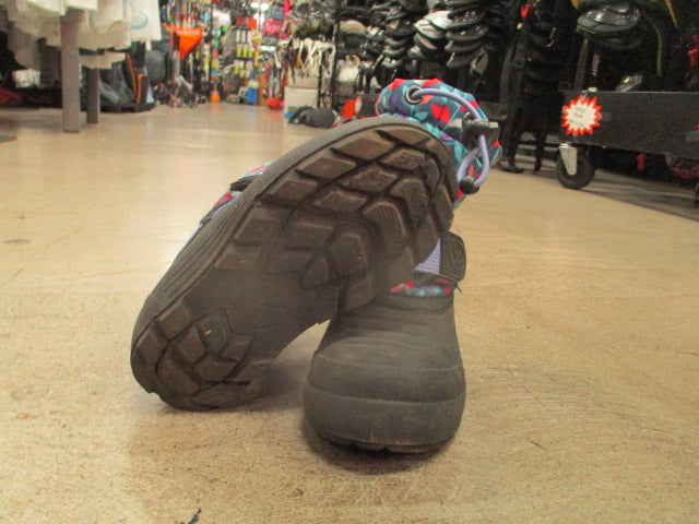 Load image into Gallery viewer, Used Northside Youth Snow Boots Size 7Y
