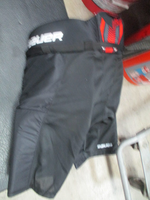 Load image into Gallery viewer, Used Bauer Lil' Sport Junior Large Hockey Breezers
