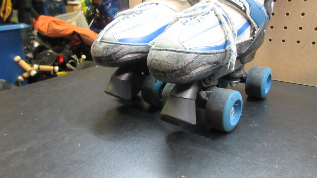Load image into Gallery viewer, Used Schwinn Challenge Series Roller Skates - Size 2-5
