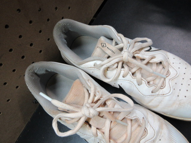 Load image into Gallery viewer, Used Nike Alpha Huarache Varsity 4 Low Metal Baseball Cleats - Size 7

