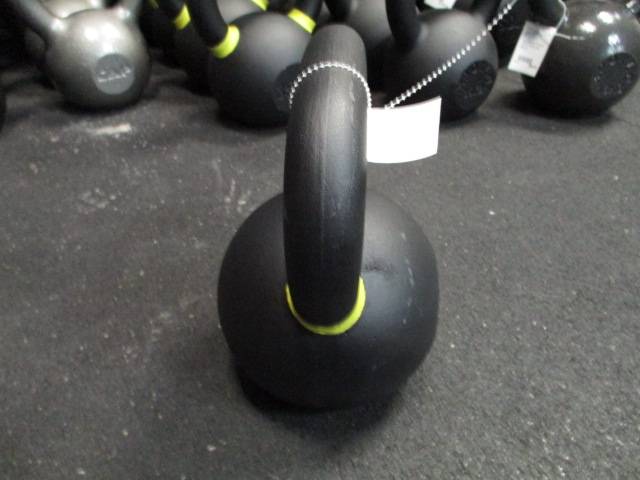 Load image into Gallery viewer, New Rising Sports 35lb Kettlebell
