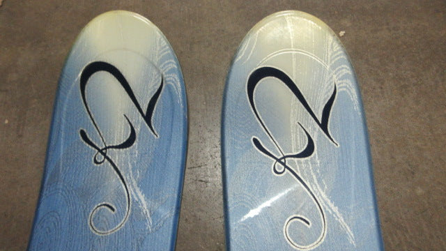 Load image into Gallery viewer, Used K2 Sweet Luv 146 cm Skis w/ Marker Bindings

