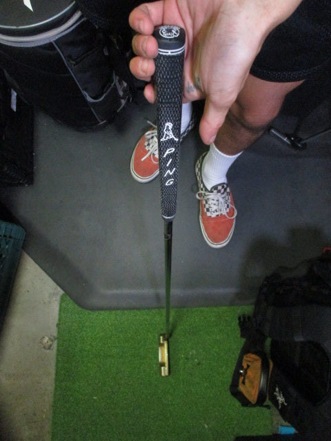 Load image into Gallery viewer, Vintage PING Cushin 4 Right Hand Blade Putter 85020
