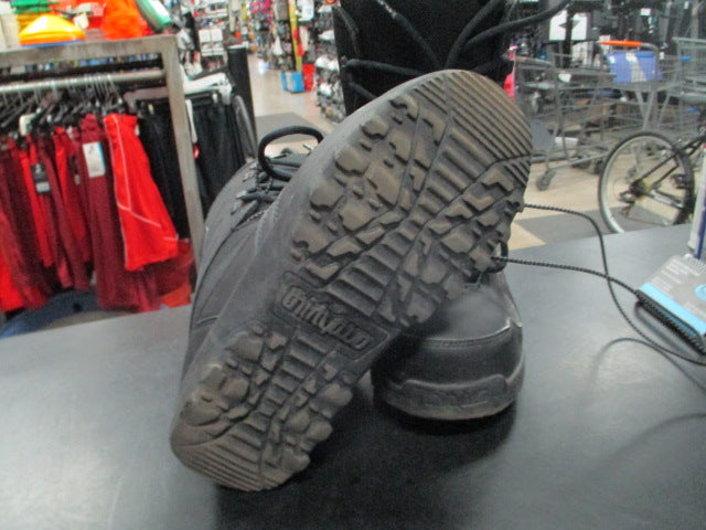 Load image into Gallery viewer, Used ThirtyTwo Black Snowboard Boots Size 7.5
