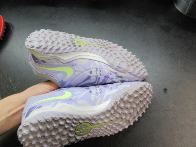 Load image into Gallery viewer, Used Nike Junior Tiempo Legend 10 Academy TF Indoor Soccer Shoes - Size Youth 6
