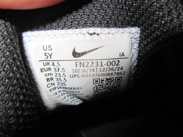 Load image into Gallery viewer, Used Nike Crosscourt Sneakers - Size Youth 5
