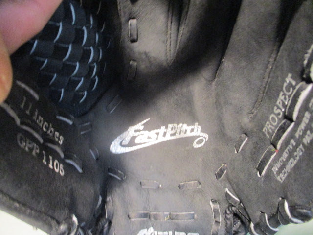 Load image into Gallery viewer, Used Mizuno Prospect Series 11&quot; Glove - RHT
