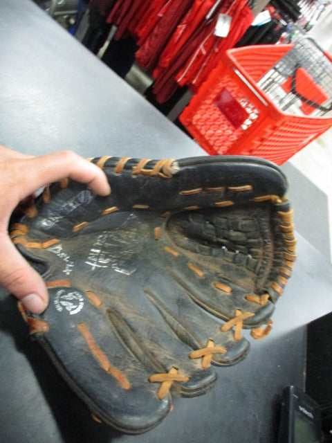 Load image into Gallery viewer, Used Mizuno MVP Youth Glove - RHT
