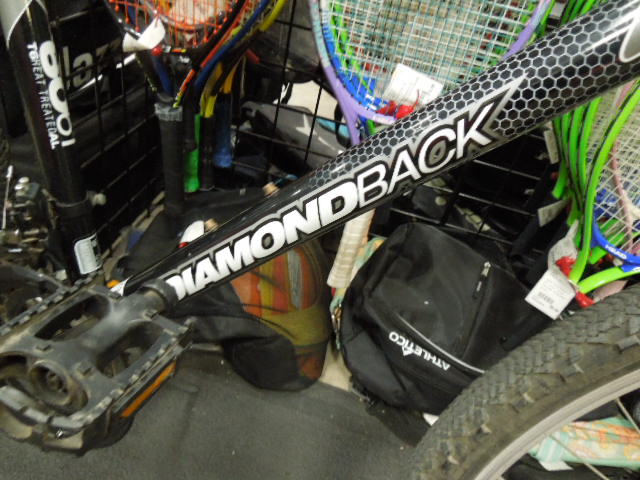 Load image into Gallery viewer, Used Diamondback Outlook 18" Frame Mountain Bike
