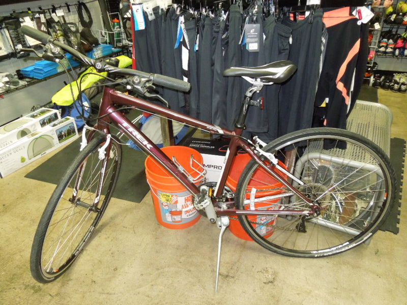Load image into Gallery viewer, Used Trek 7.2 FX WSD 700cc Hybrid Bicycle
