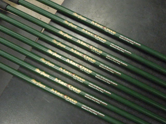 Load image into Gallery viewer, Used MacGregor Mac One 8pc Oversized Right Hnd Iron Set 3-9 Iron and P-Wedge
