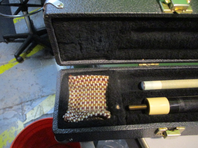 Load image into Gallery viewer, Used Yiking Viking Kayano KY0117 Pool Cue
