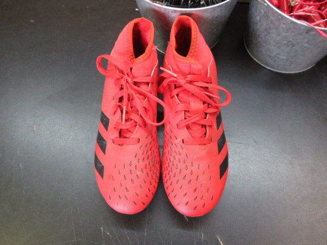 Load image into Gallery viewer, Used Adidas Predator Freak .4 Tf Soccer Cleats - Size 4
