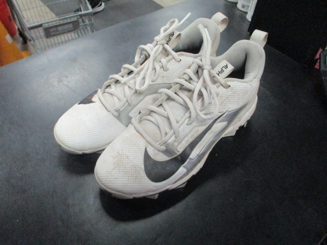 Load image into Gallery viewer, Used Nike Fastflex Alpha Cleats in white size 5.5Y
